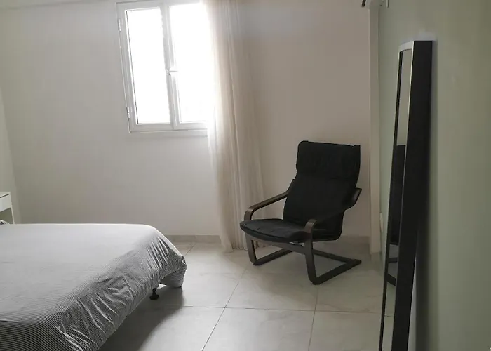 莱卡维托斯公寓 *